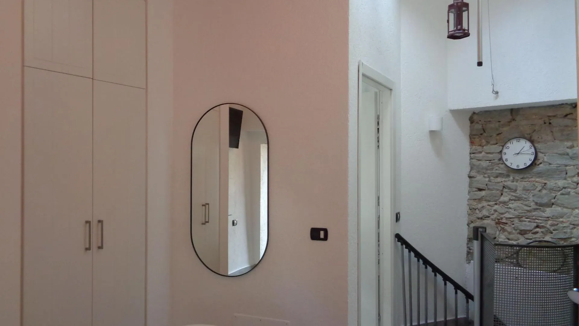 Antico Glicine Apartment Ispra 0*,